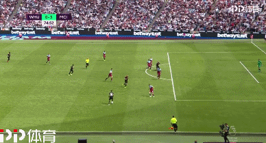 美媒：由于库里缺阵，76人主场最低门票降至8美元